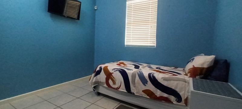 3 Bedroom Property for Sale in Pelikan Park Western Cape